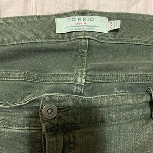 Torrid boyfriend distressed denim size 22R